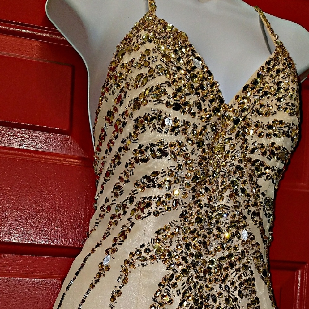 Evening dresses ,elshaddaiboutique.com